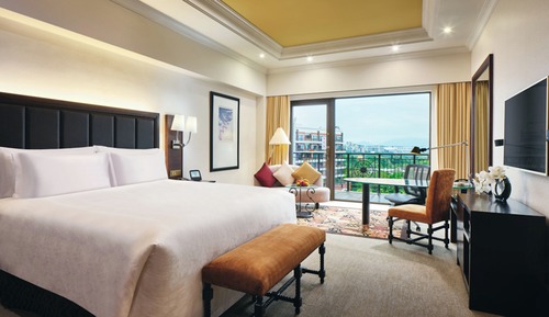 Suite, 1 Bedroom, Club Lounge Access, Pool View