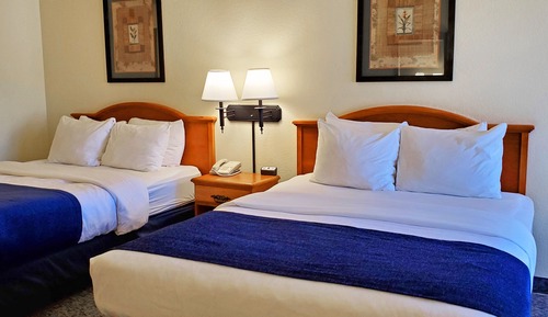 2 Queen Beds Nonsmoking Pikes Peak View