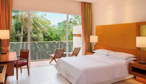 Suite, 2 Bedrooms, Non Smoking, Resort View (Corner)