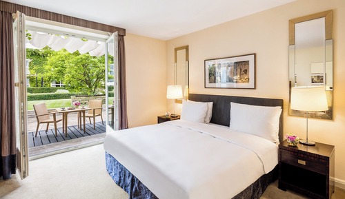 Deluxe Room, 1 King Bed, Terrace