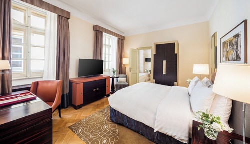 Superior Room, 1 King Bed