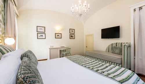 Deluxe Double Room, 1 Double Bed, Garden Area