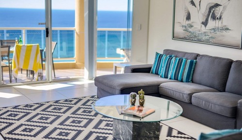 One Bedroom Ocean-View Apartment