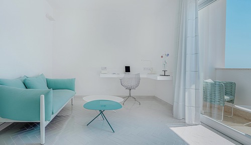 Deluxe Room, Corner