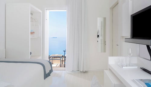 Single Room, Sea View