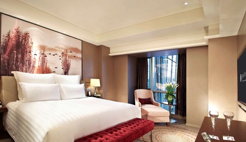 Deluxe Room, 1 King Bed, Lake View