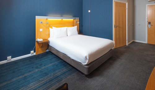 Standard Room, 1 Double Bed with Sofa bed, Accessible (with Free Hot Breakfast)