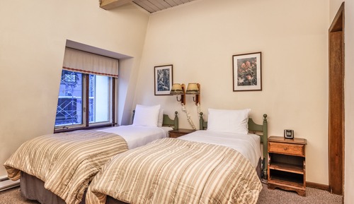 Standard Condo, 2 Bedrooms, Fireplace (Chateau Dumont 15)