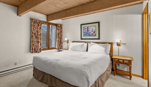 Deluxe Condo, 2 Bedrooms, Fireplace (Chateau Dumont 9)