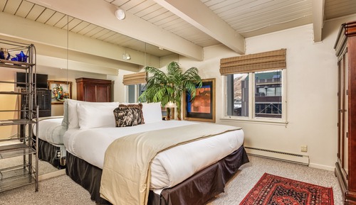 Deluxe Condo, 2 Bedrooms, Fireplace (Chateau Dumont 11)