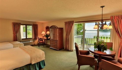 Mission Point Bayview w/ 2 Queen Beds