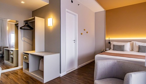 Premium Suite