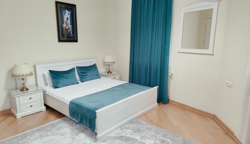 Deluxe Double Room, City View, Corner