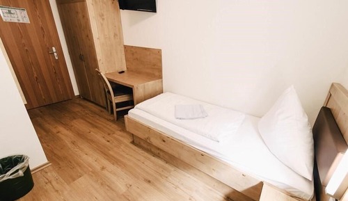 Comfort Single Room, Ensuite (Sonnenwald)