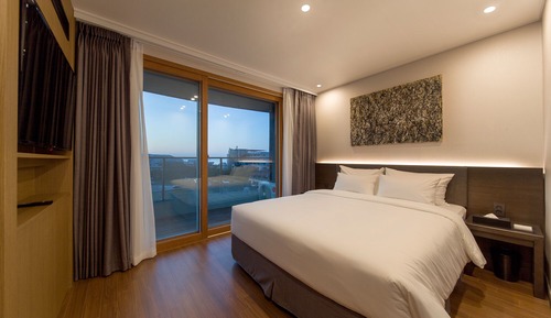 [Free 2 glasses of wine+cheese platter][Breakfast for 2] Suite Family
