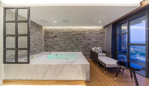[Free 2 glasses of wine + cheese platter] Suite Spa