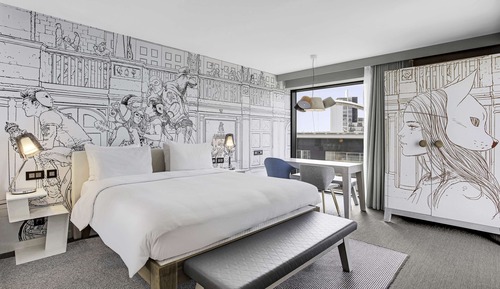 Junior Suite (Stadium View)