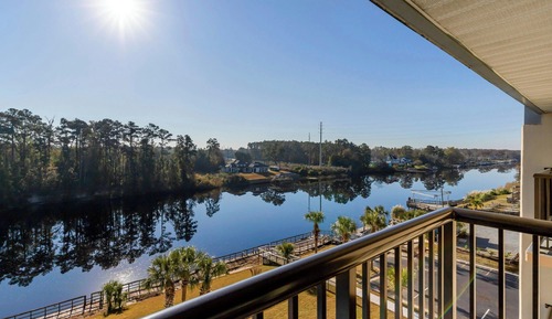Deluxe Room, 2 Queen Beds, Balcony, River View
