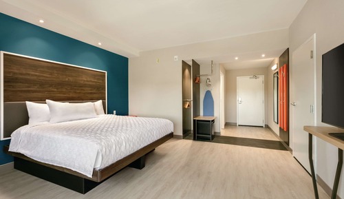 Room, 1 King Bed, Accessible (Hearing)