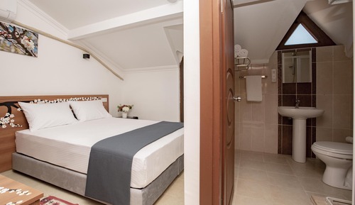 Economy Room