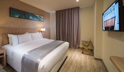 Deluxe Room, 1 Queen Bed