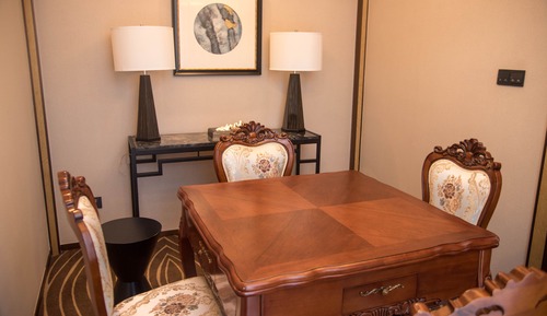Suite, 1 King Bed, Smoking (Ramada Suite)
