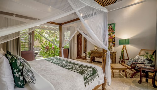 Standard Suite (Garden View)