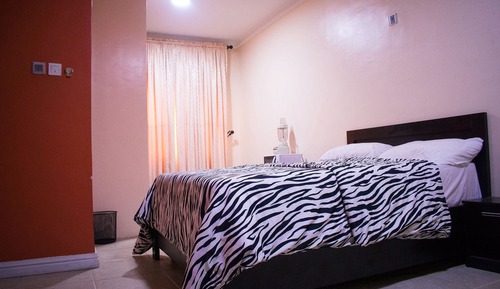 Deluxe Studio