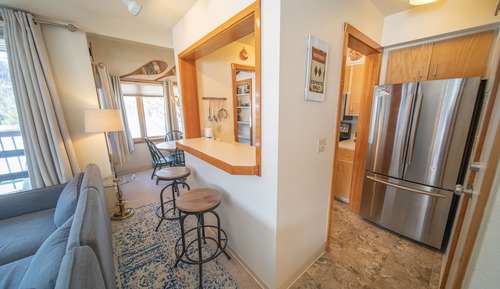 Studio, 1 King Bed with Sofa bed, Mountain View (Lenawee 1728)