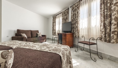 Triple Room