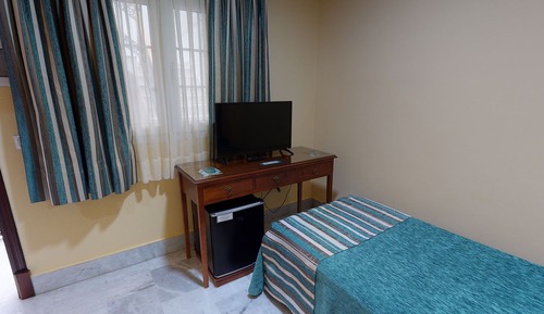 Single Room (Interior)