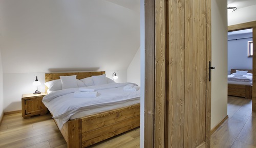 Comfort Chalet, 2 Bedrooms, Kitchen, Hill View (D)
