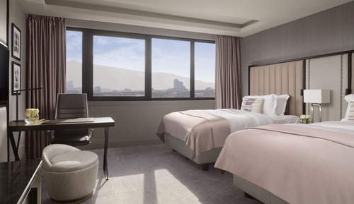 Classic Room, 2 Twin Beds, Club Lounge Access, Mountain View
