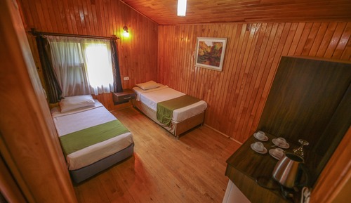 Bungalow Triple Room 