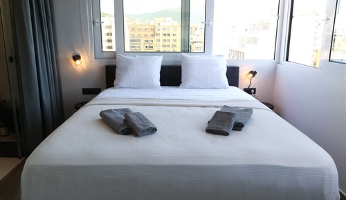 Premium Studio, City View