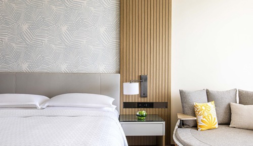 Room, 1 King Bed, Balcony, Partial Sea View