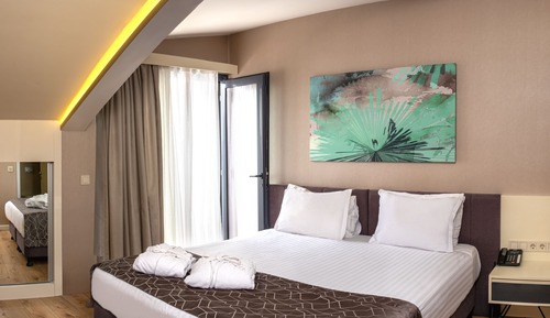 Standard Loft, 1 Queen Bed, City View