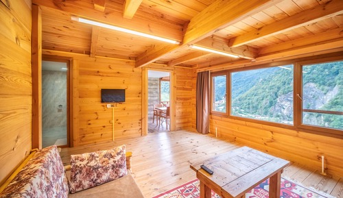 Family Bungalow, 3 Bedrooms, 2 Bathrooms, River View