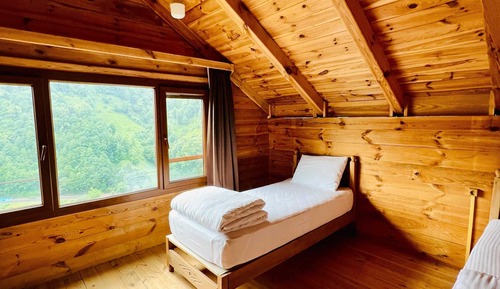 Family Bungalow, 4 Bedrooms, Balcony, River View, Jacuzzi