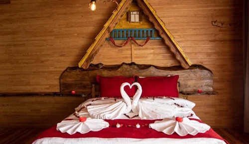 Honeymoon Double Room, 1 King Bed, River View
