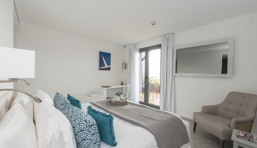Double Room (Efcharisto)