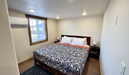 Premier Cabin