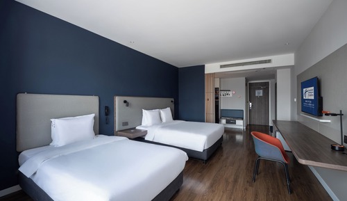 Premium Room, Multiple Beds, City View (Extra Floor Space)