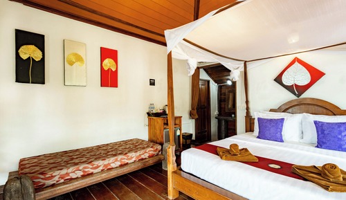 Romantic sea view bungalow S8