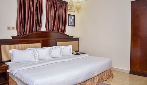 Luxury Studio Suite, City View