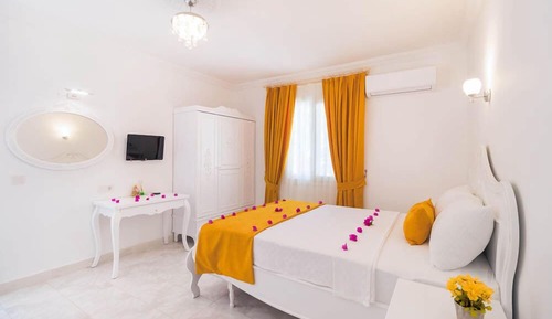 Standard Double Room, Garden View