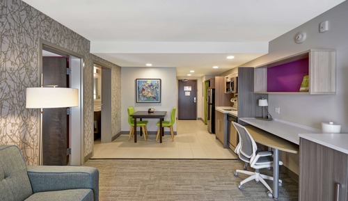 Suite, 1 King Bed, Accessible (Hearing)