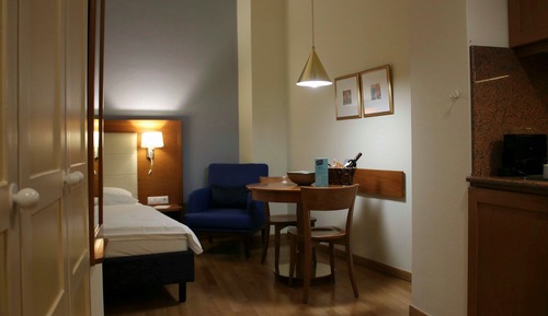 Basic Studio, 2 Twin Beds