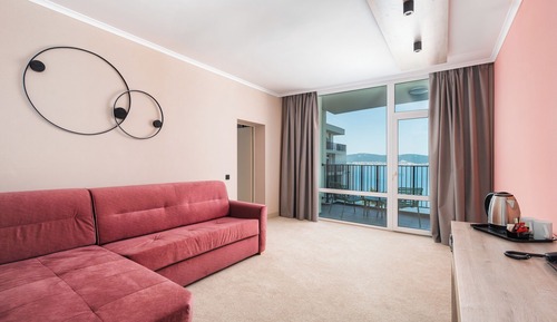 Suite, Sea View
