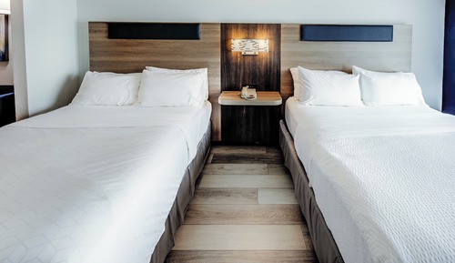 Room, 2 Queen Beds, Accessible (Comms Accessible. Roll-In Shower)